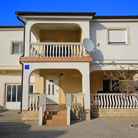 Apartments Tina P Vir Exterior photo