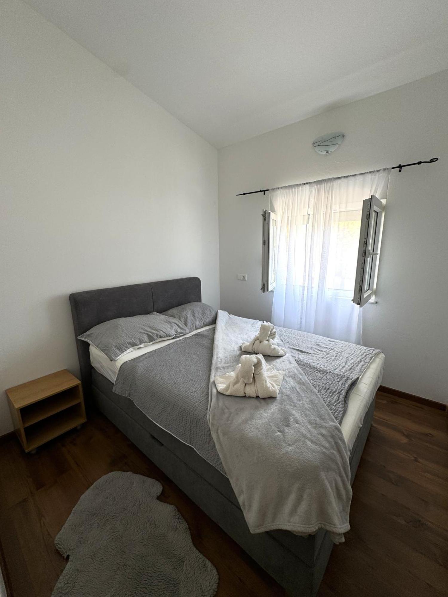 Tina P Appartement Vir
